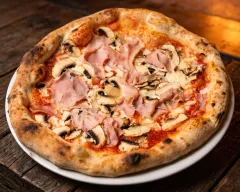Prosciutto e Funghi — Il Vesuvio Gex