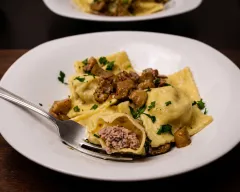 Ravioli porcini & salsiccia — Il Vesuvio Gex