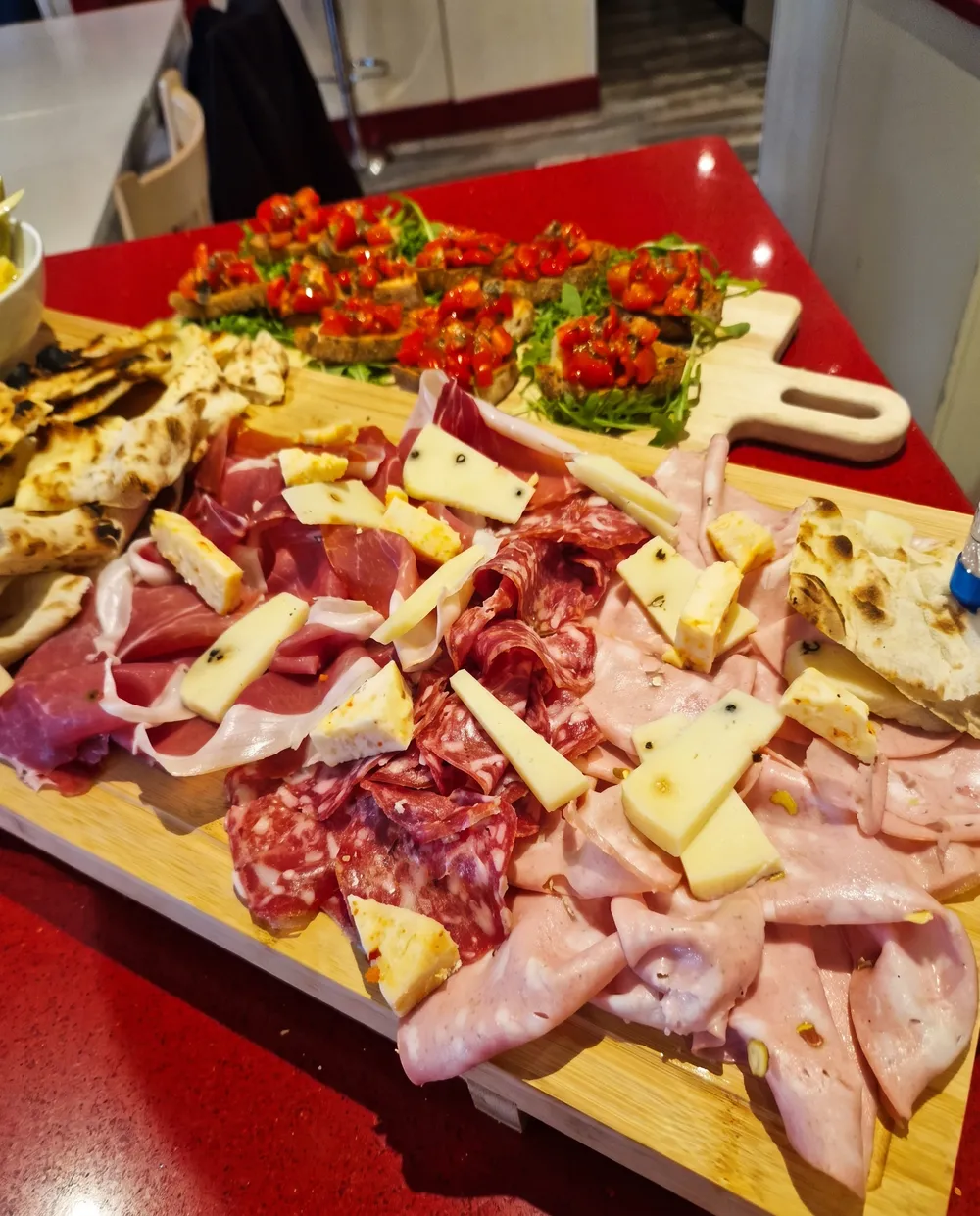 Il Vesuvio Gex — tagliere bruschette